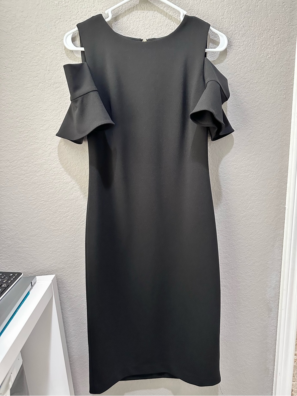 Calvin Klein Black Cold Shoulder Ruffle Sleeve Midi Sheath Business Dress Size 6